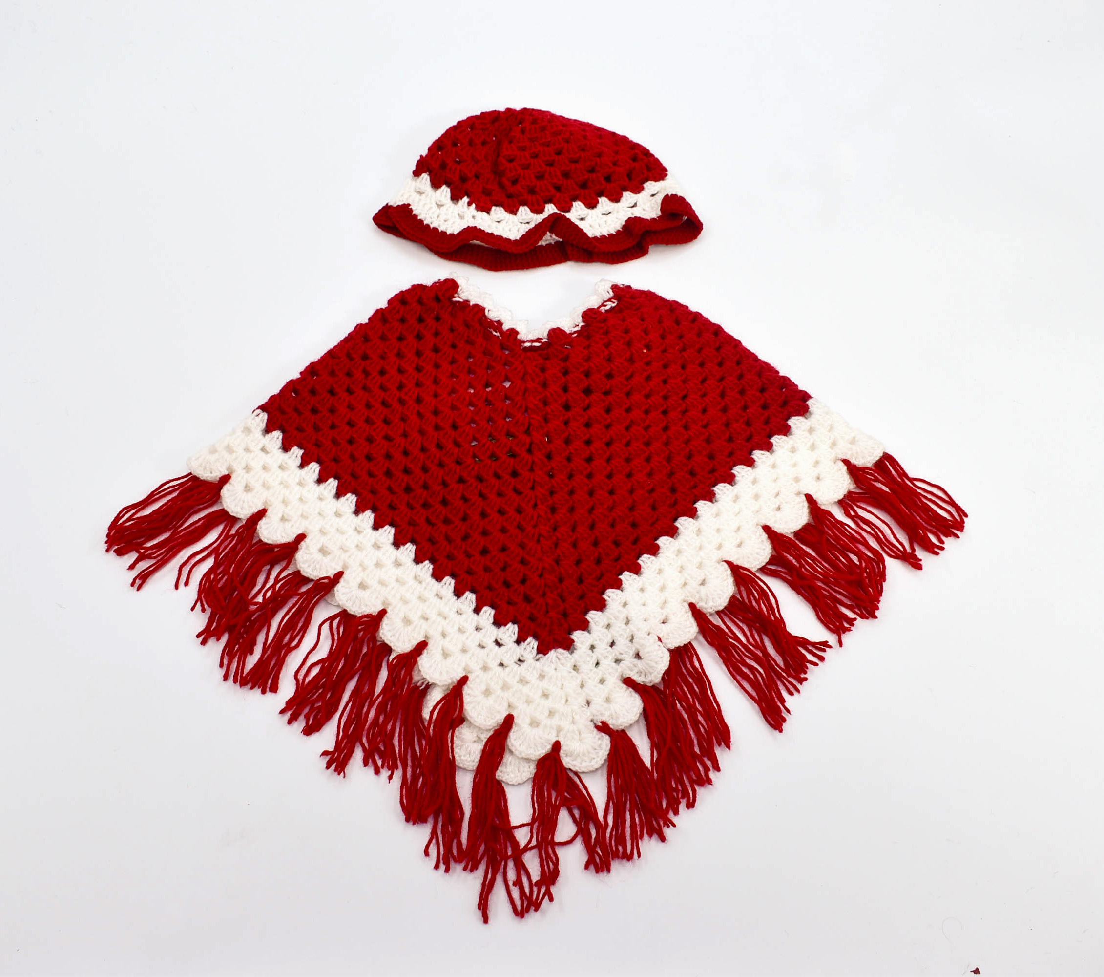 Handknitted Red and white woolen poncho and cap for kids between 6 mounths and 1 years