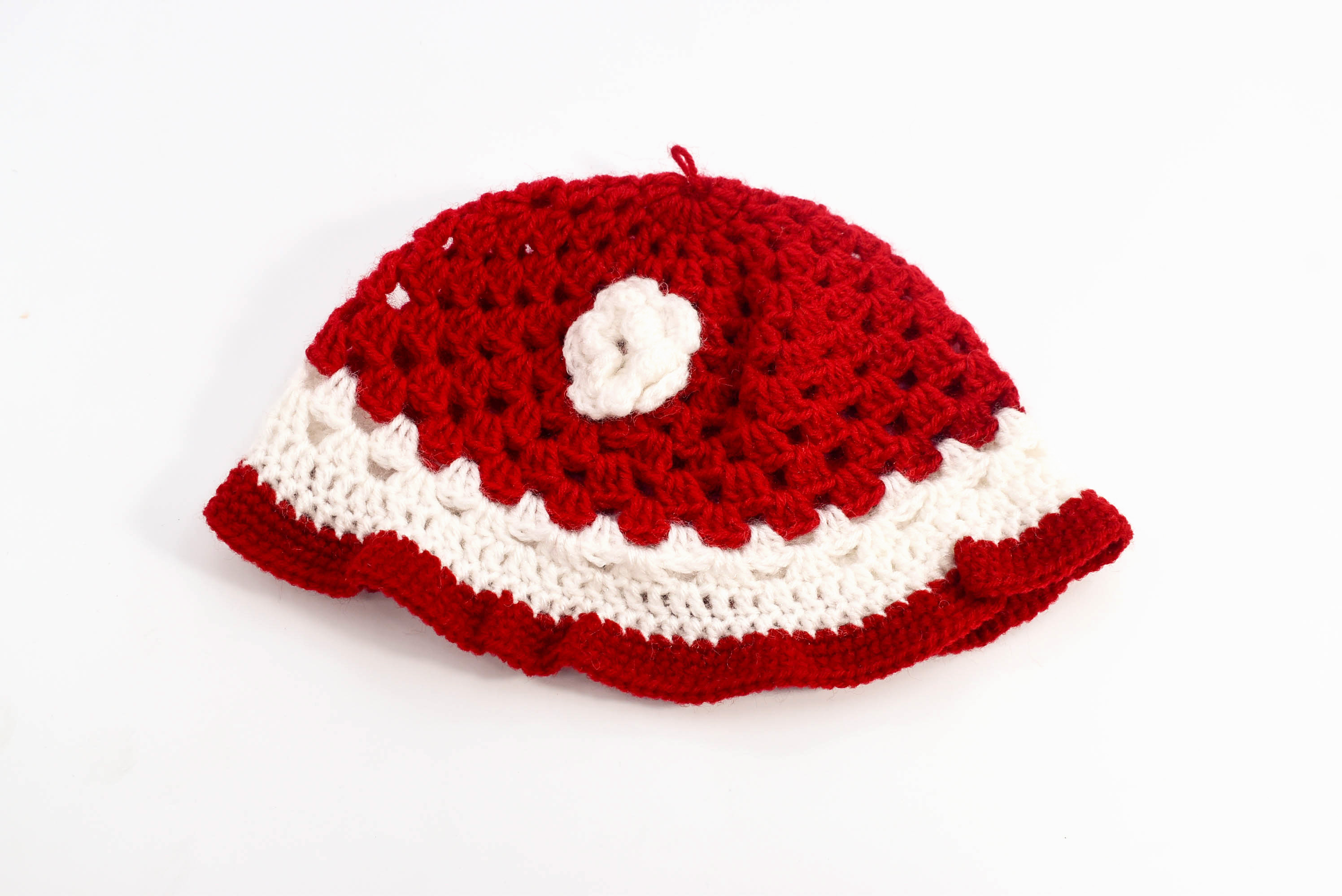 Handknitted Red and white woolen poncho and cap for kids between 6 mounths and 1 years