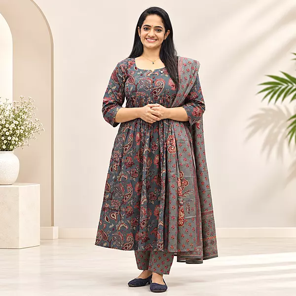 28iA  Kurta Pant Dupatta Set, Cotton