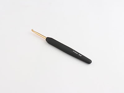 Gold aluminium crochet hook with soft-feel handle
