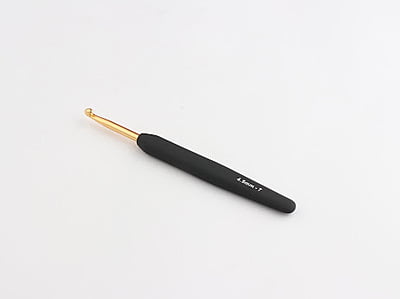Gold aluminium crochet hook with soft-feel handle