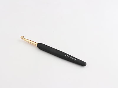 Gold aluminium crochet hook with soft-feel handle