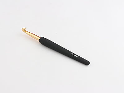 Gold aluminium crochet hook with soft-feel handle