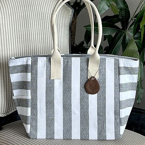 GREEN X WHITE BEACH BAG