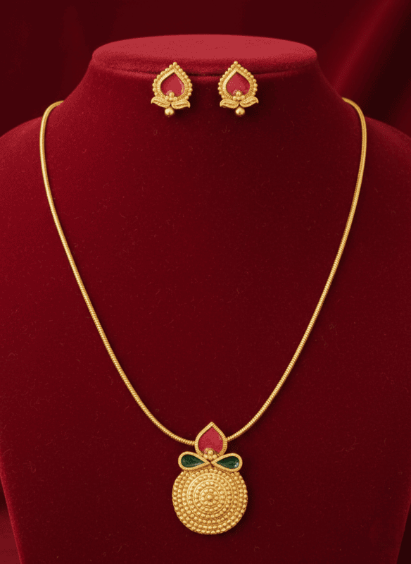 Elegant traditional imitation jewellery set