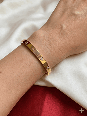 Iconic Screw & Diamond Bangle