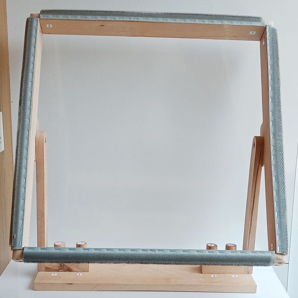Gripper Strip Frame With Stand 18 x 18 Inch Gripper Strip Frame With Stand 18 x 18 Inch