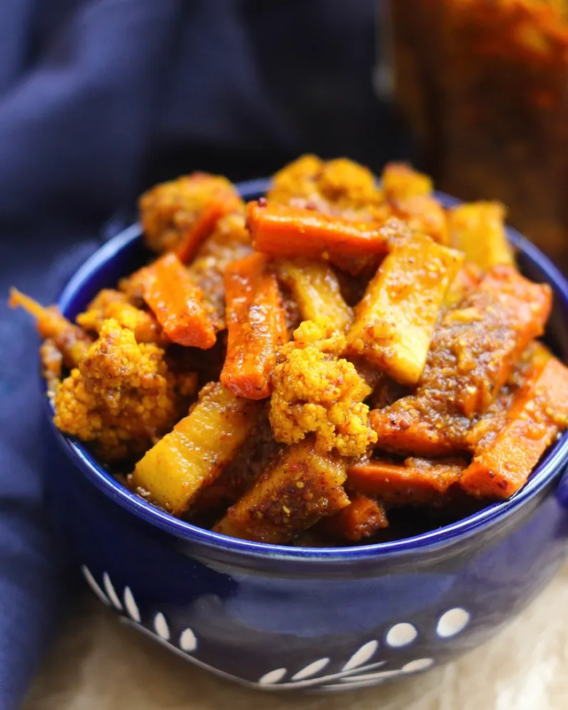 AACHAR GAJAR SHALGAM AND GOBHI