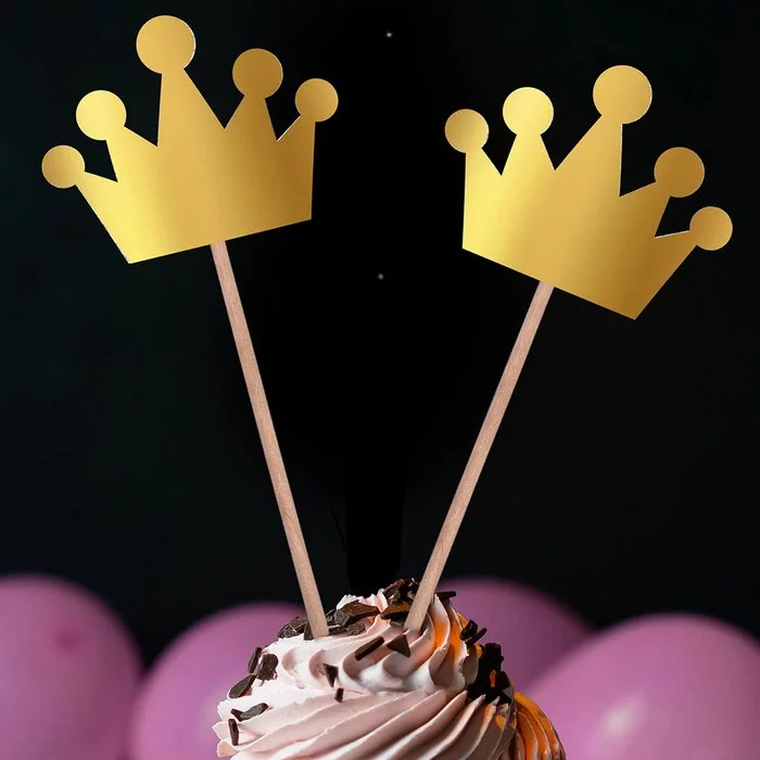 Gold Crown Topper