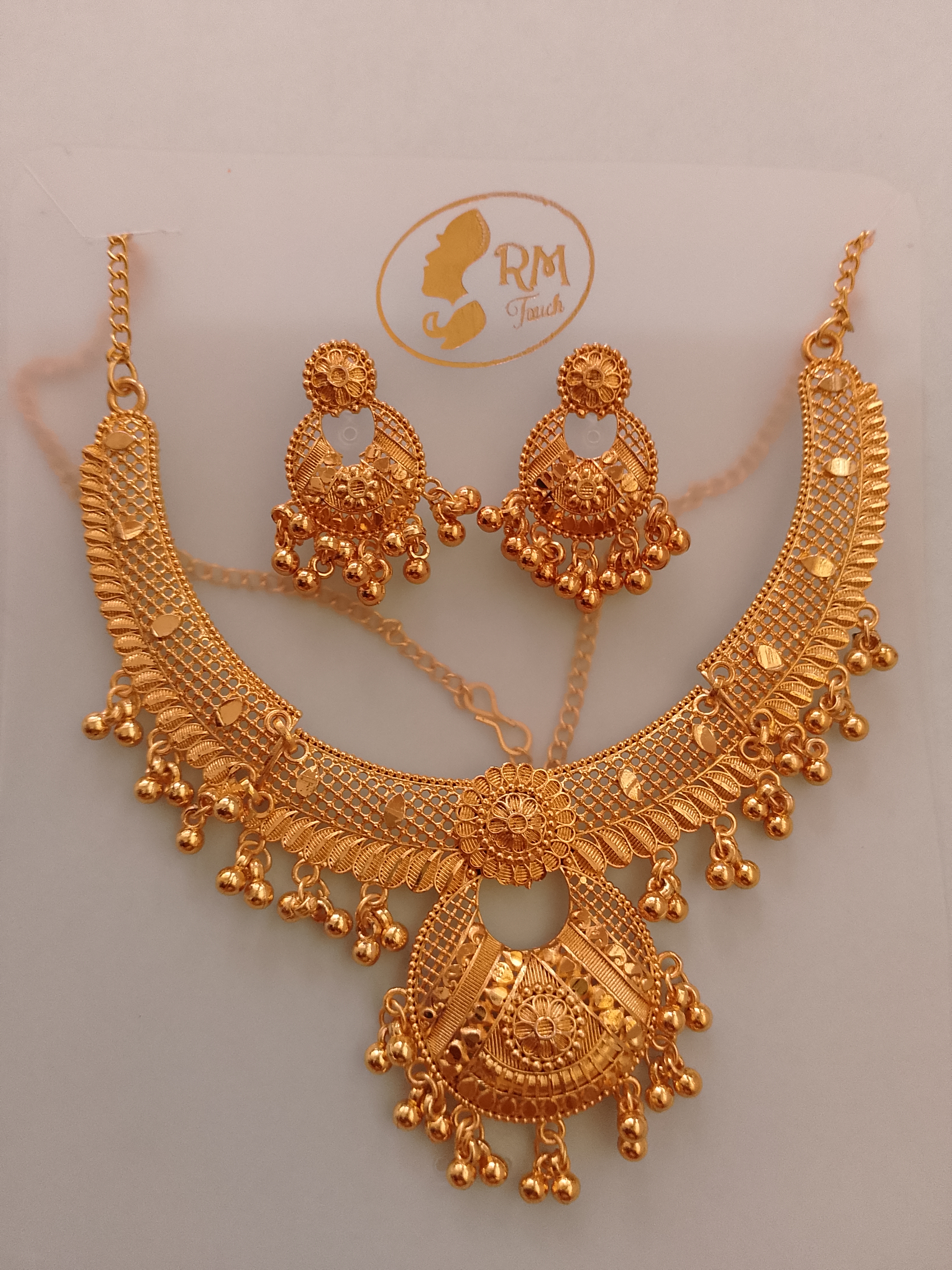 Golden Arch Necklace Set