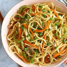Veg Hakka Noodles (300GM)