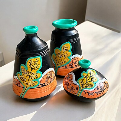 Handpainted Teracotta Vases Black with Green Top Handpainted Teracotta Vases Black with Green Top