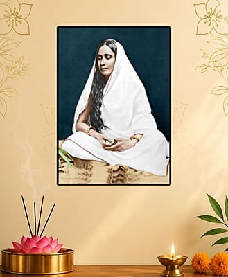 [WL] Holy Mother Sri Sarada Devi - Looking downwards - Studio