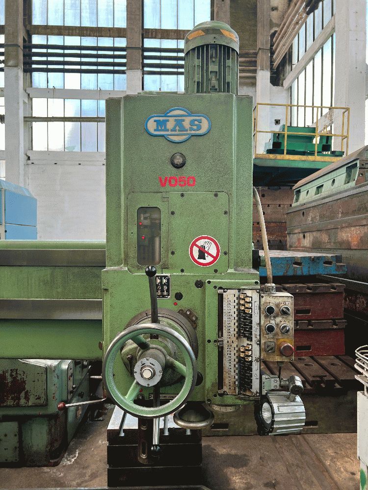 Radial drilling machine