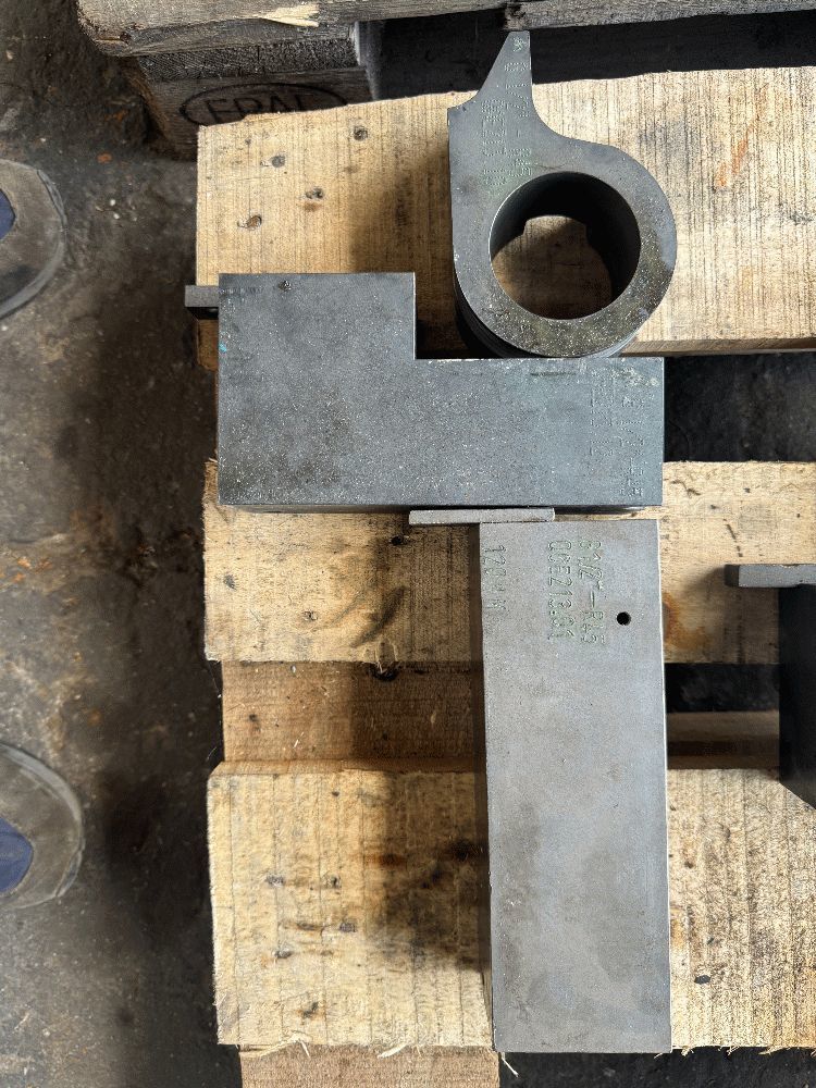 Pipe bending machine