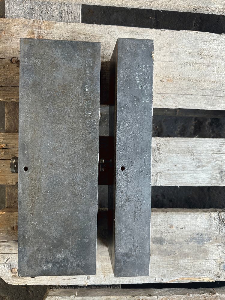 Pipe bending machine