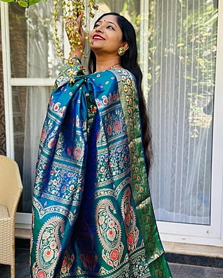 No Figure Paisley motif Blue green dual tone pure katan silk swarnachari No Figure Paisley motif Blue green dual tone pure katan silk swarnachari