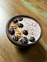 Coconut shell soup, smoothie or salad bowl with base Coconut shell soup, smoothie or salad bowl with base