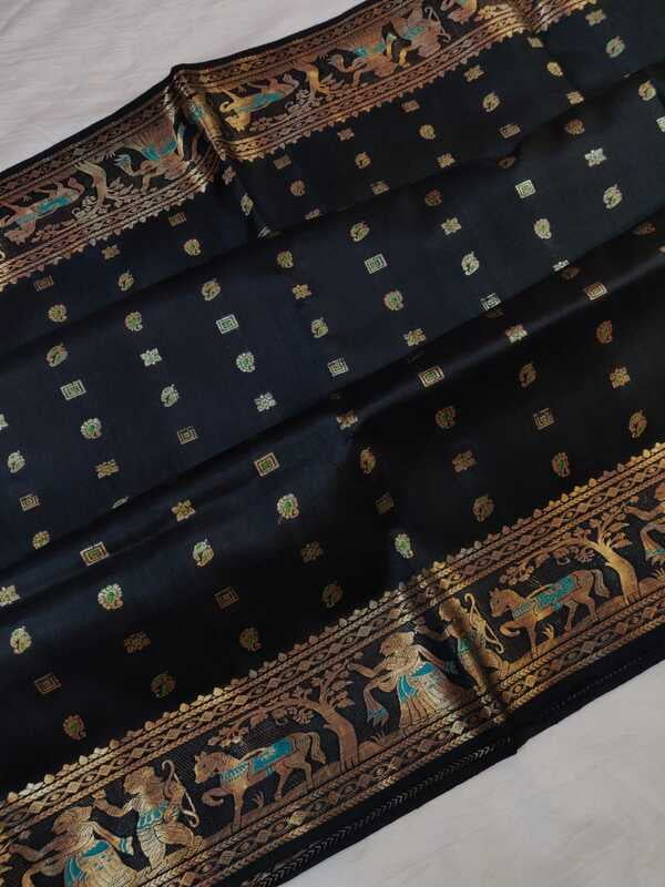 Black 2000 buta figur motif on the border and pallu pure Mulberry silk Swarnachari saree