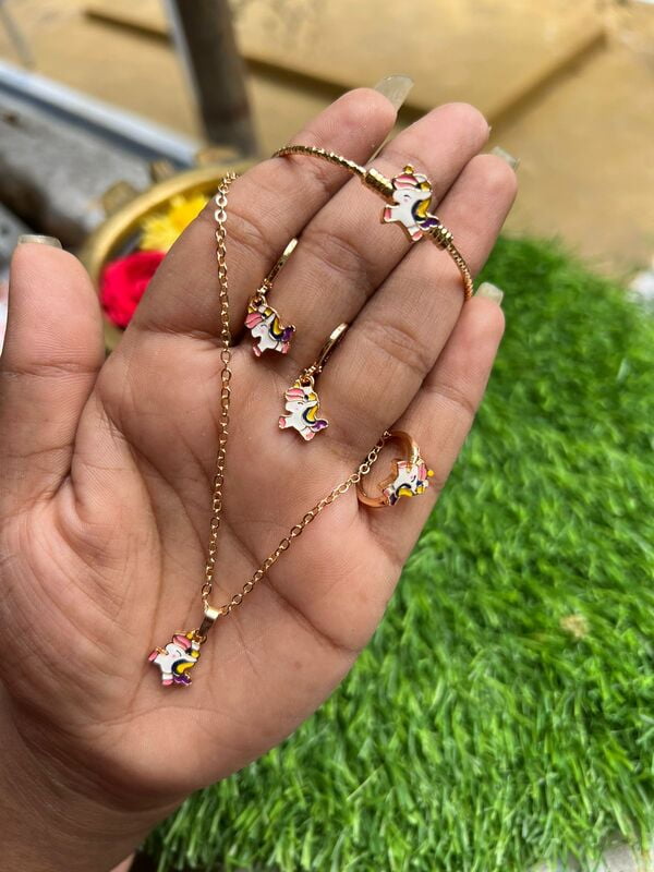 Colourful Horse Design Kids Set