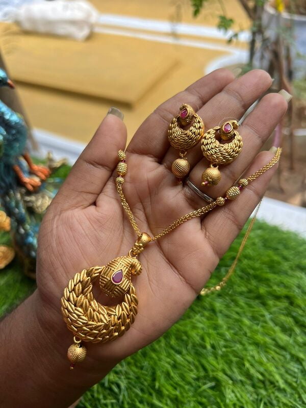 Mango with Gold Finish Pendant