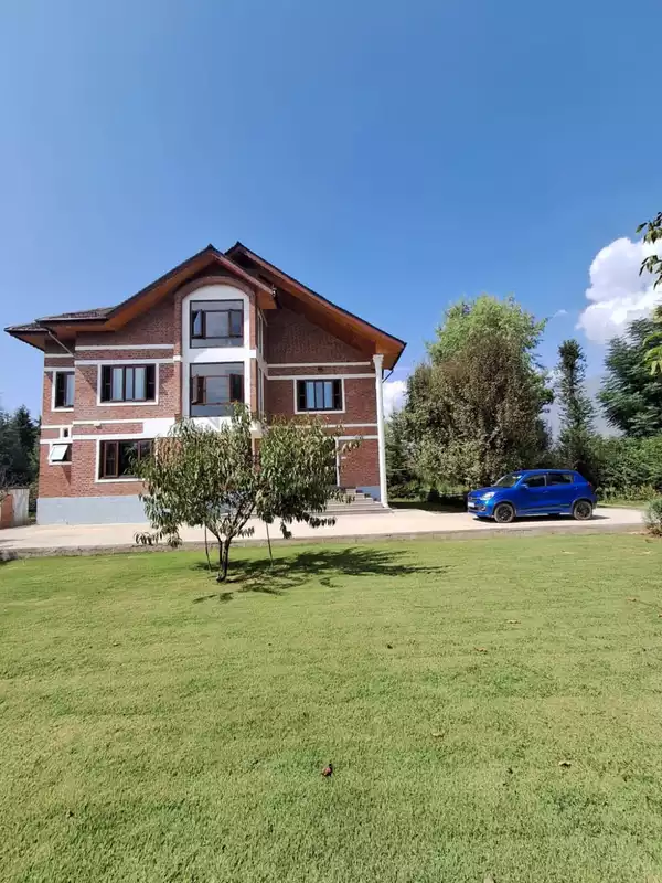 Felis Leo's Apple Cottage Pathan Colony Srinagar Kashmir