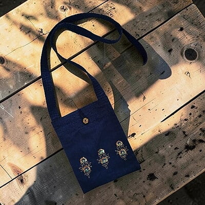Teen Booti Large Mobile Bag