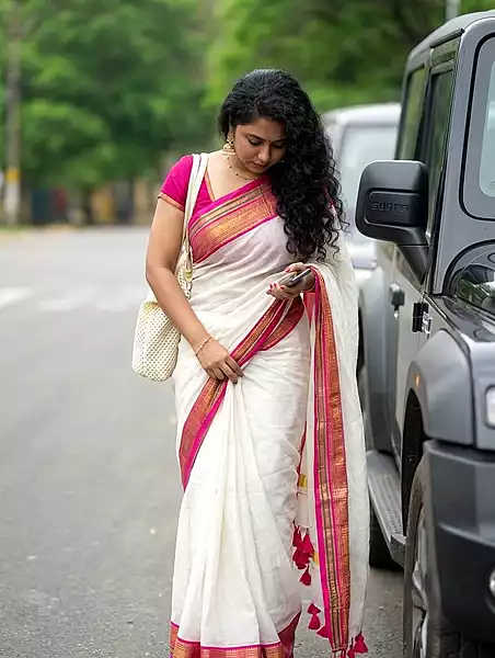 Anwesha - অন্বেষা ( Mul cotton sarees )