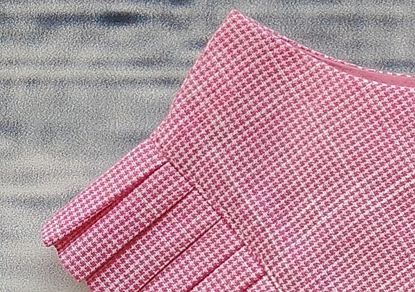 Sleeveless Pleated BN Pink Graph Readymade Blouse