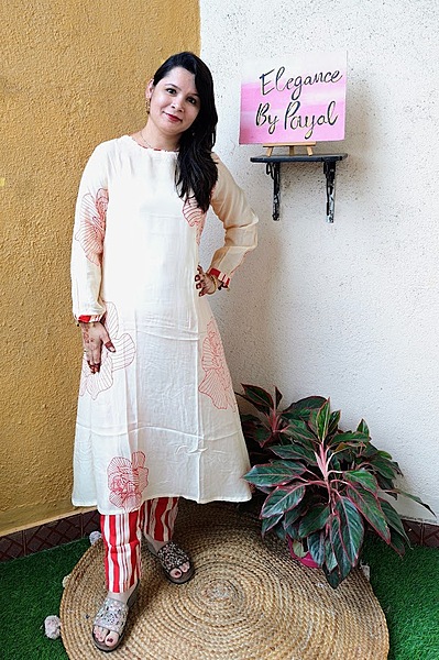 Off White Red Hand Embroidered Kurta With Bottom In Silk