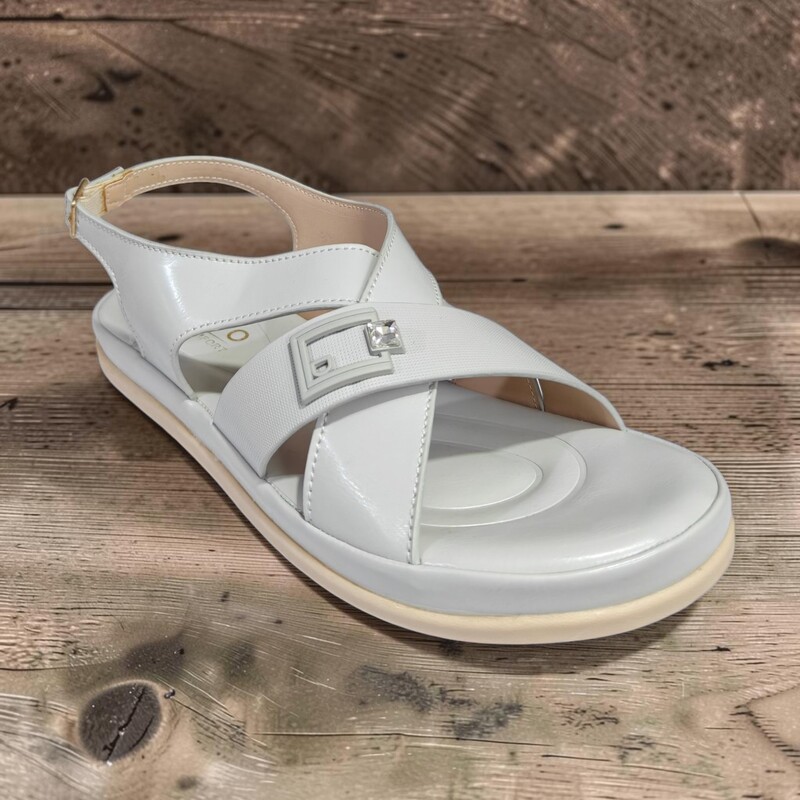 Elegant Comfort Slingback Sandals