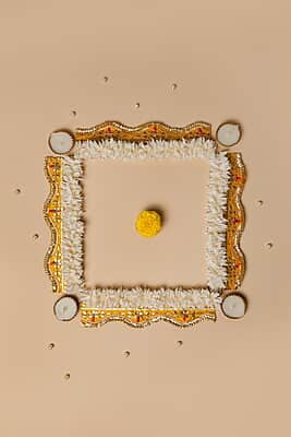 SET OF RANGOLI STRIPS & METAL DIYAS