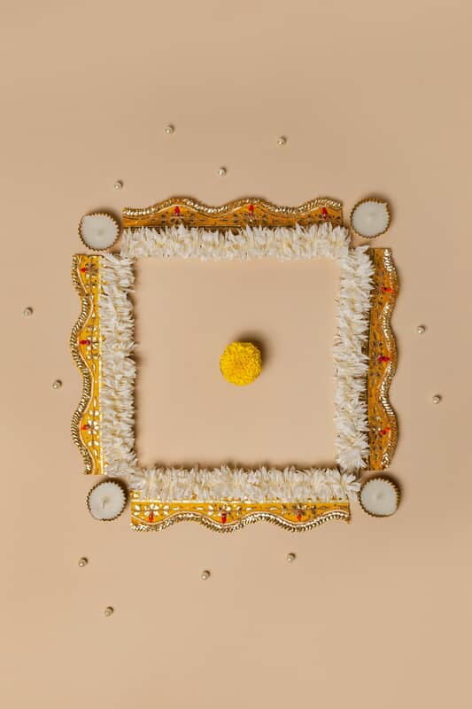 SET OF RANGOLI STRIPS & METAL DIYAS