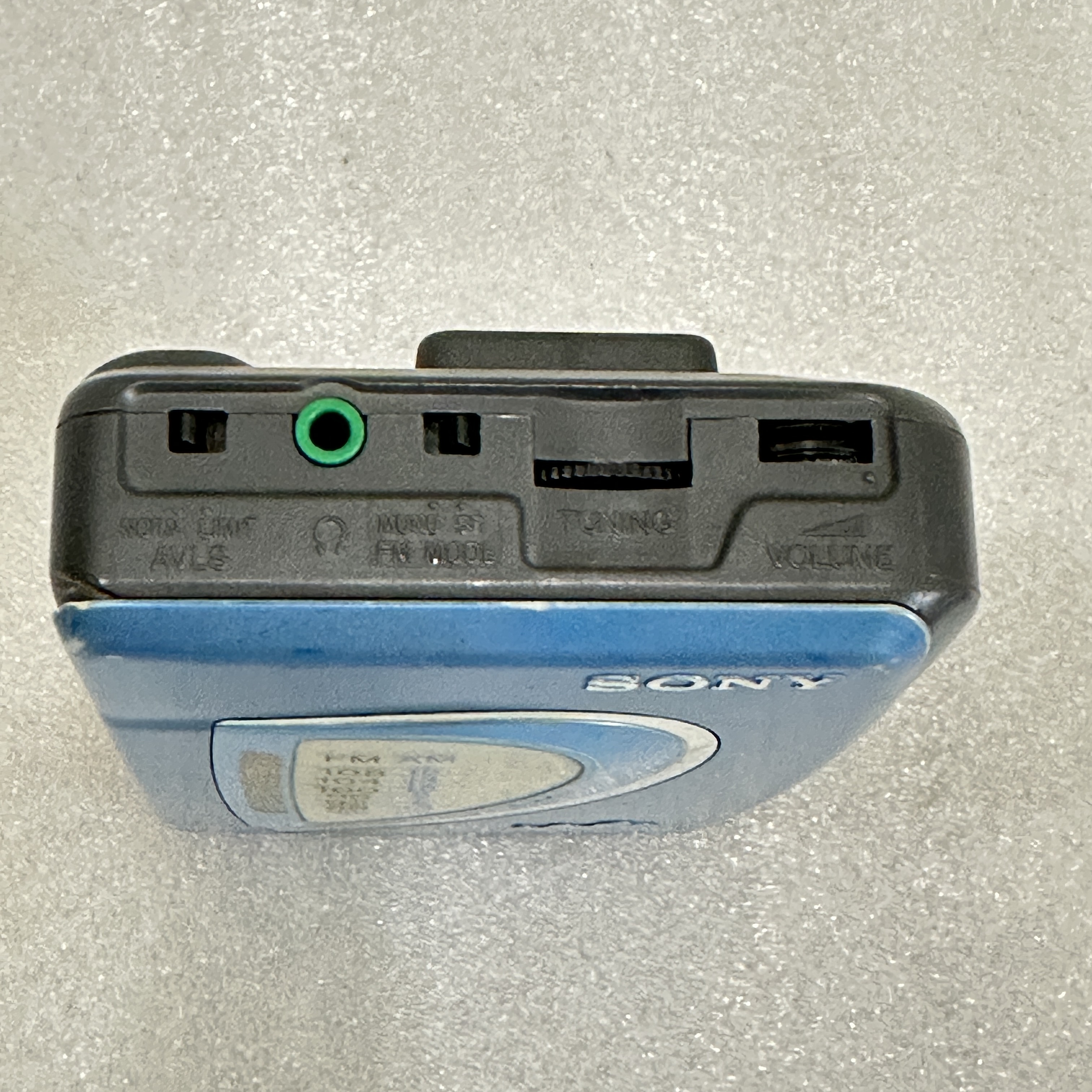 SONY - Stereo Cassette Walkman Blue - FM/AM - WM-FX199-B SONY - Stereo Cassette Walkman Blue - FM/AM - WM-FX199-B