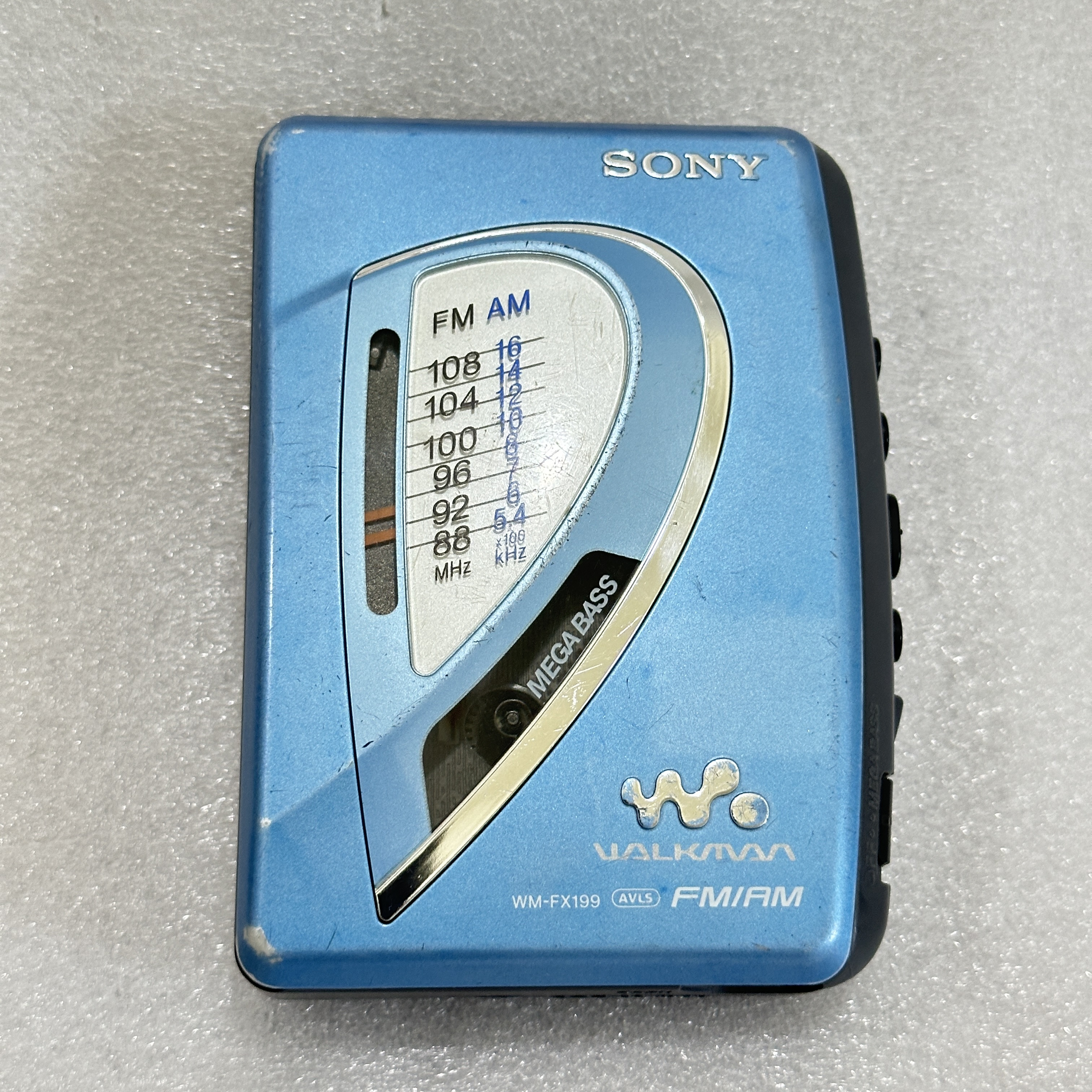 SONY - Stereo Cassette Walkman Blue - FM/AM - WM-FX199-B SONY - Stereo Cassette Walkman Blue - FM/AM - WM-FX199-B