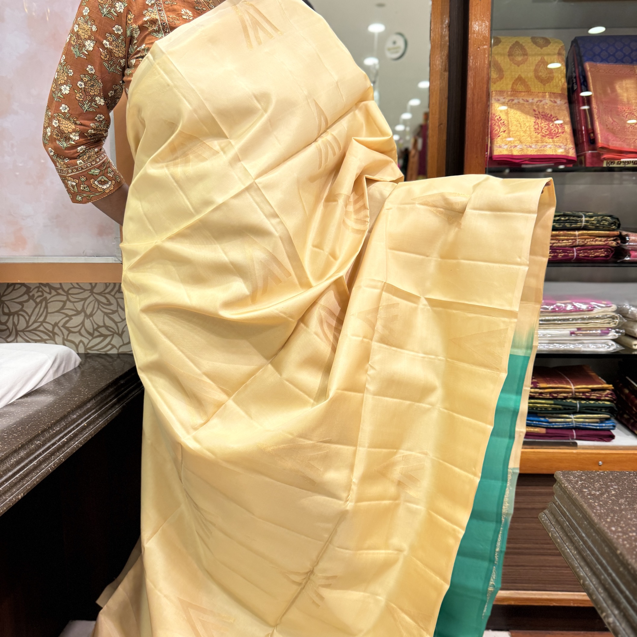 Chariot White Soft Silk Saree