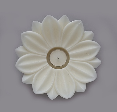 WHITE BAIN LOTUS CANDLE