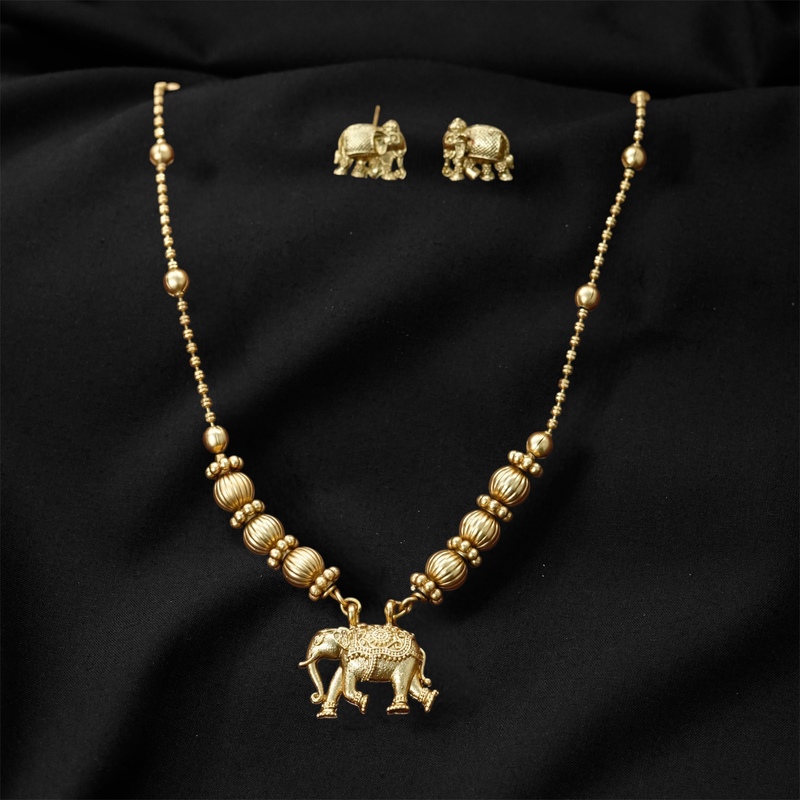 Beautiful gold color simple elephant pendant necklace with elephant stud earrings