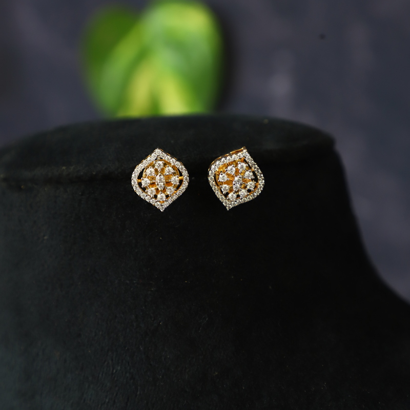 lakshmi with green pearl antic neckpiece