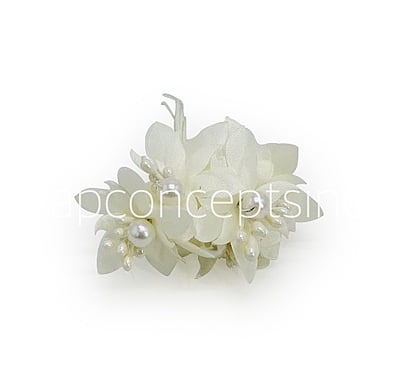 Small Flowers with Pearl & Pollen Center