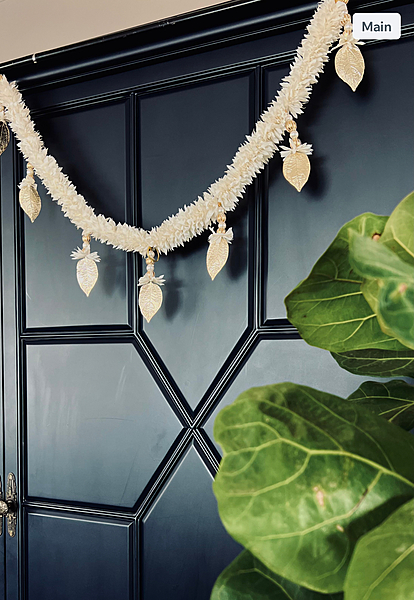 WHITE LEAF TORAN