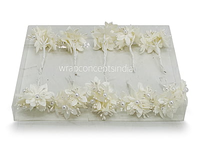 Small Flowers with Pearl & Pollen Center