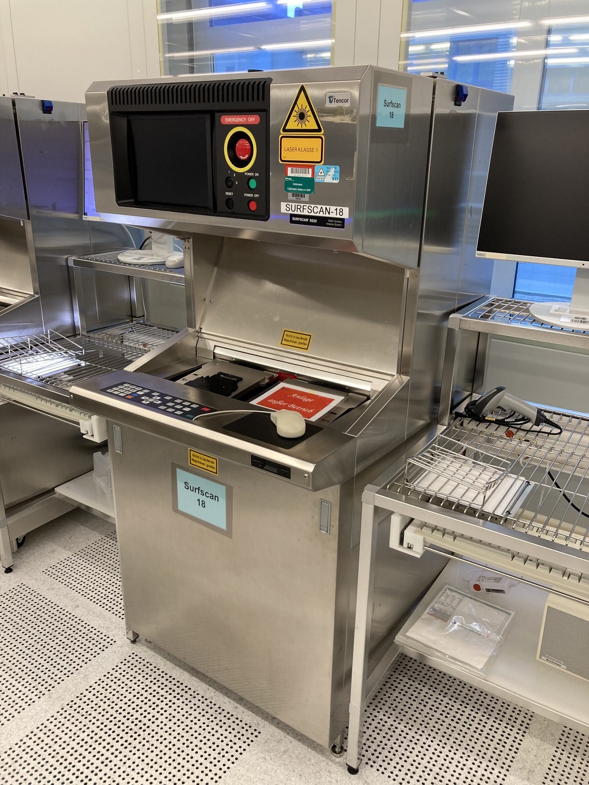 Used KLA / TENCOR Surfscan SFS 6200 Wafer Surface Analyzer – Precision Wafer Inspection System