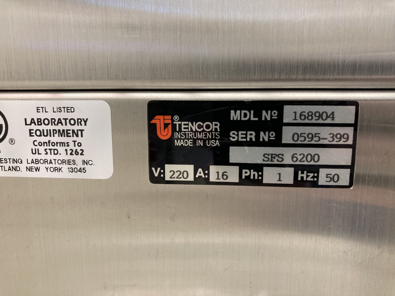 Used KLA / TENCOR Surfscan SFS 6200 Wafer Surface Analyzer – Precision Wafer Inspection System