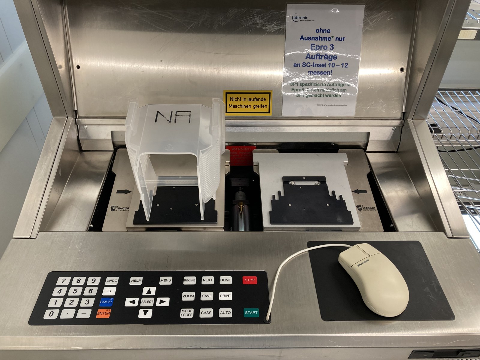 Used KLA / TENCOR Surfscan SFS 6200 Wafer Surface Analyzer – Precision Wafer Inspection System