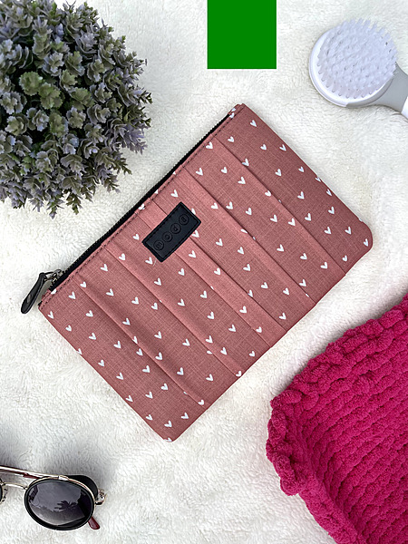 Handy pleated wallets