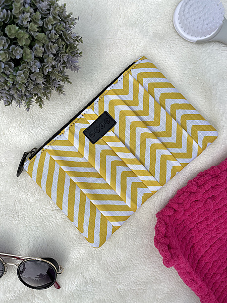 Handy pleated wallets