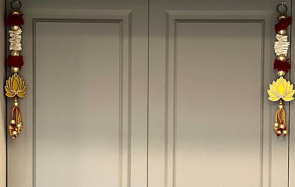 LOTUS HANGING