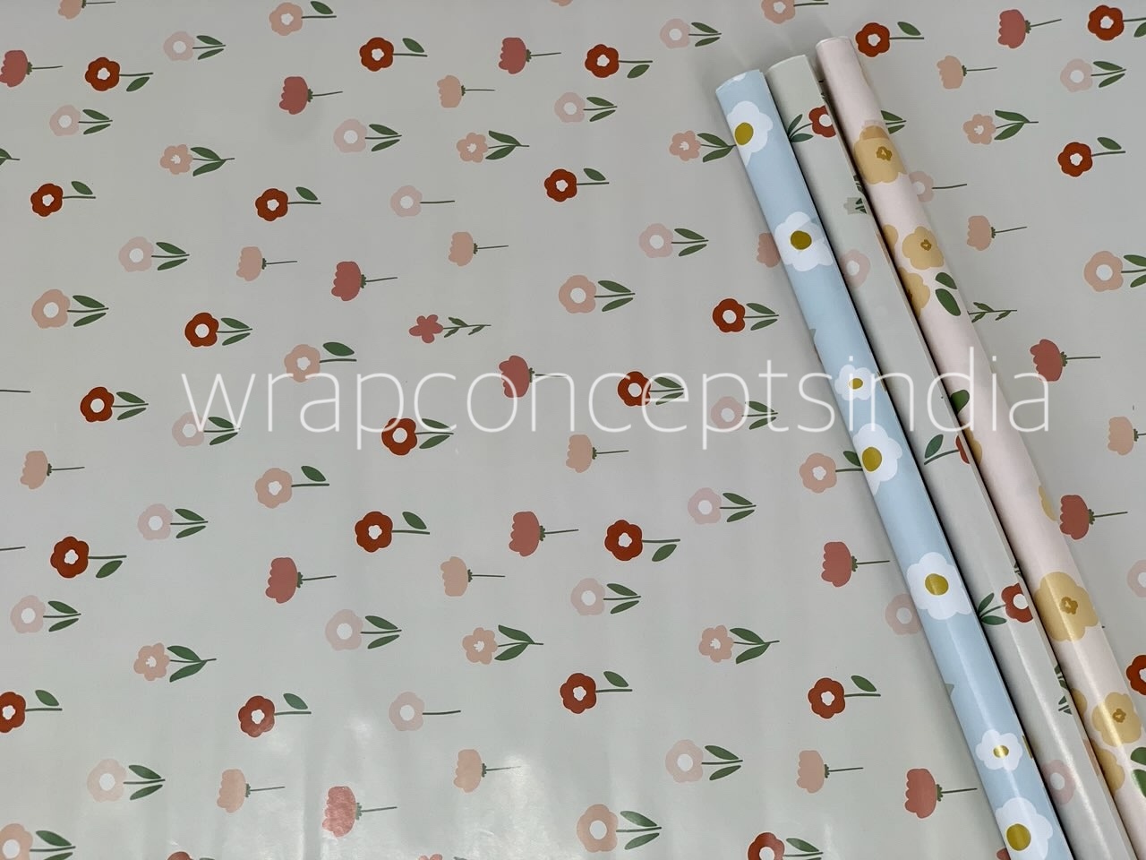 Botanica Trio Gift Wrap Set (Set of 3 Sheets) Botanica Trio Gift Wrap Set (Set of 3 Sheets)