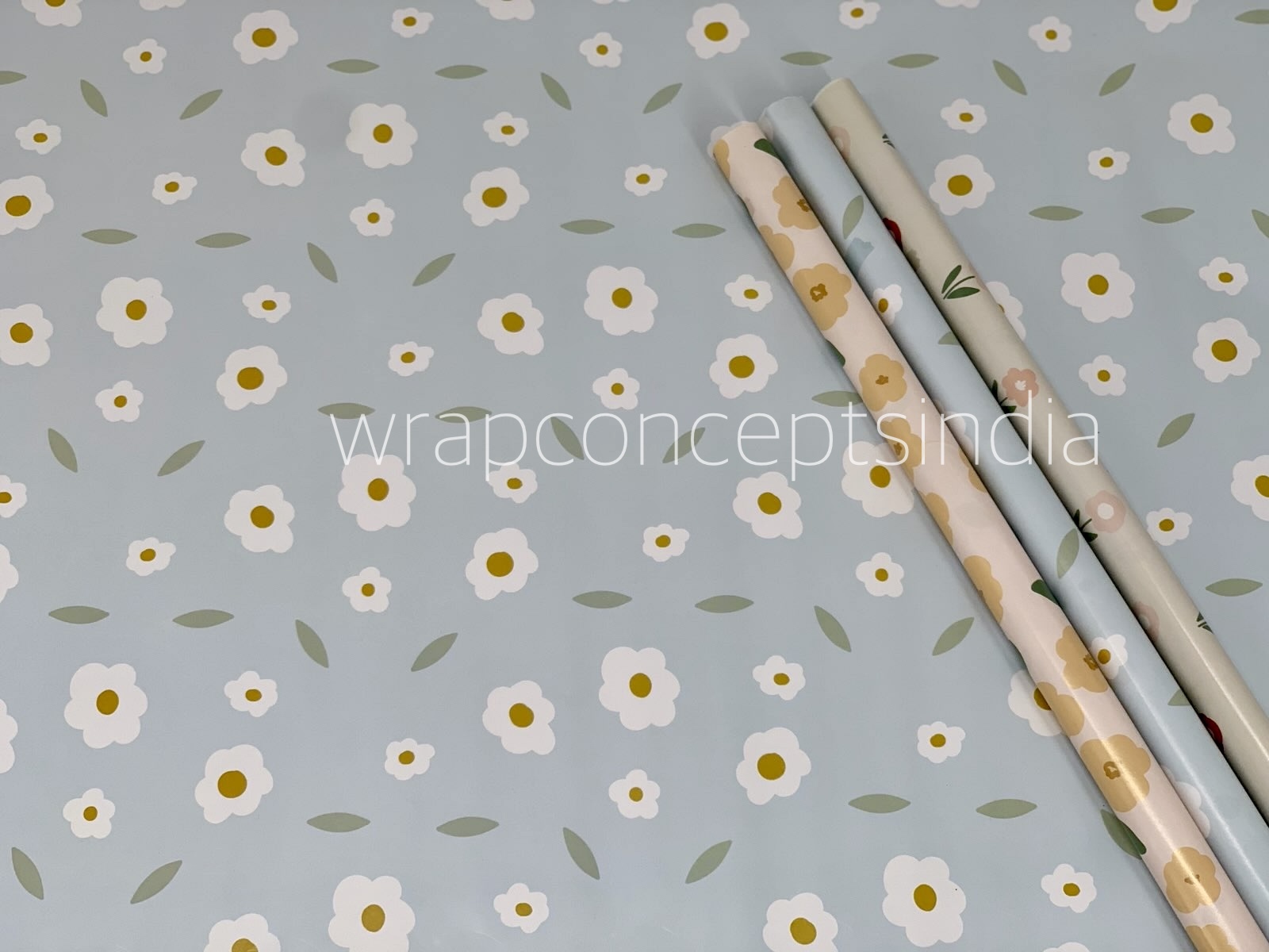 Botanica Trio Gift Wrap Set (Set of 3 Sheets) Botanica Trio Gift Wrap Set (Set of 3 Sheets)